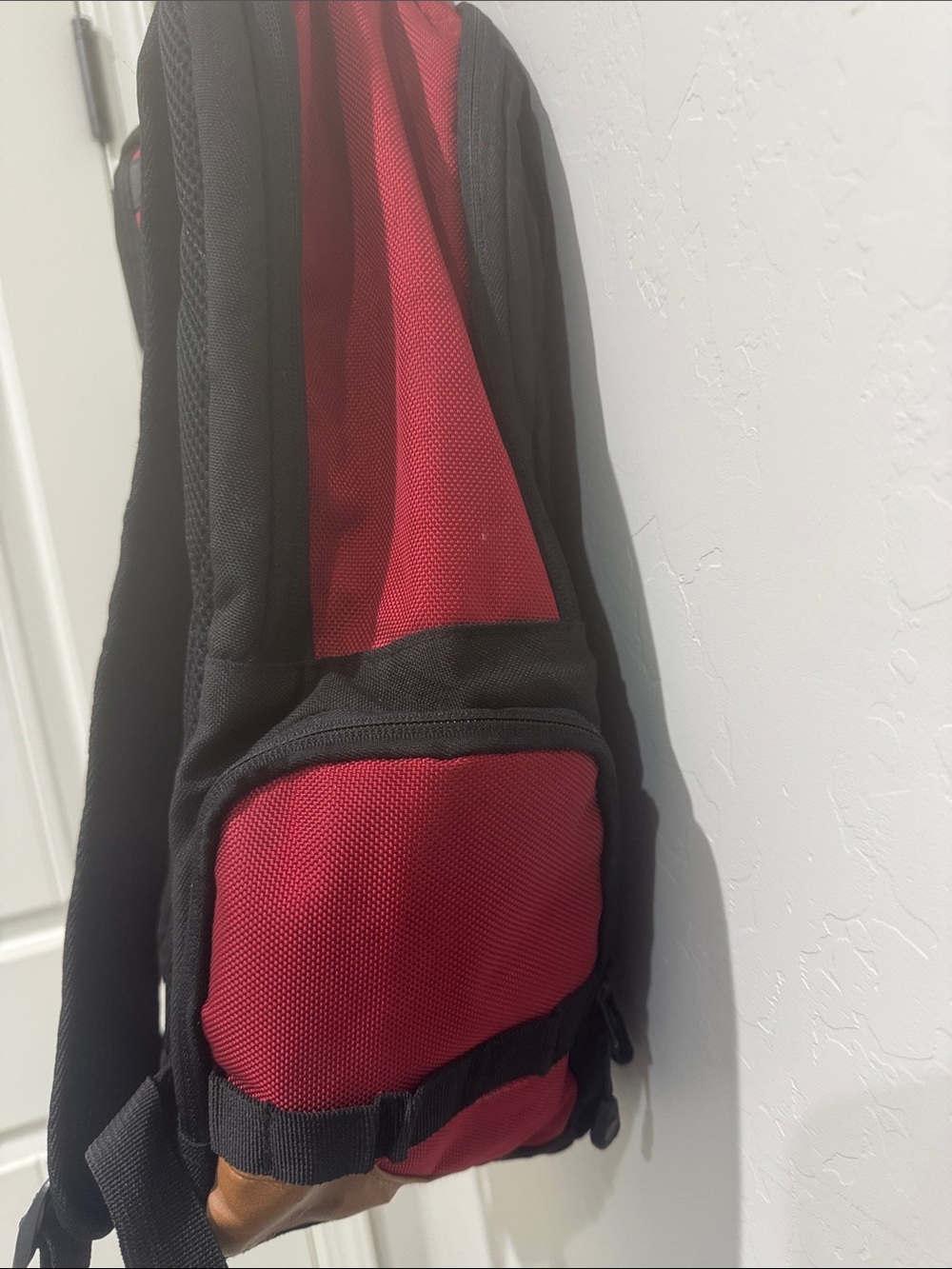 Deadpool Backpack - Picture 3 of 11